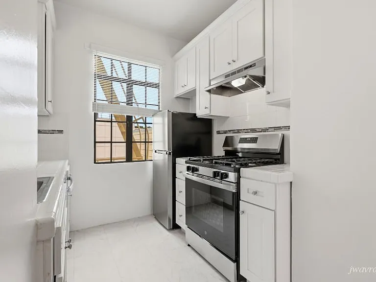 57 Hermann St #504 — Photo 1