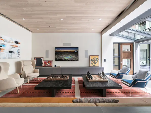 7 West 21st Street image 15 of 24