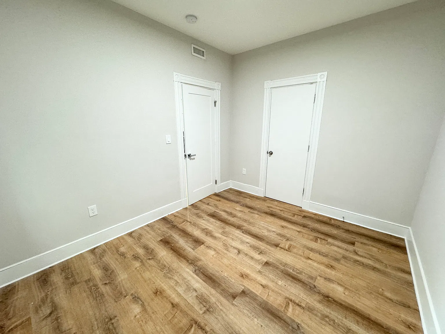 4 bed, $900 — Photo 4
