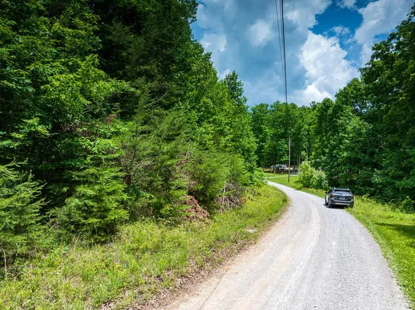 4121 Chapel Hill Rd, Crawford, TN 38554
