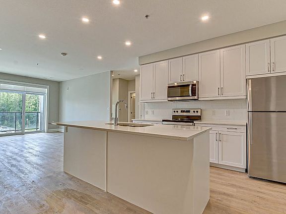 2nd image of 1020 Coronation Dr #1020