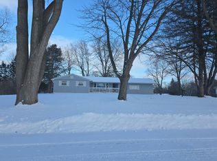 1394 Hillside Dr, Flint, MI 48532