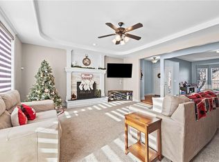 1513 SW Summit Crossing Ct, Lees Summit, MO 64081