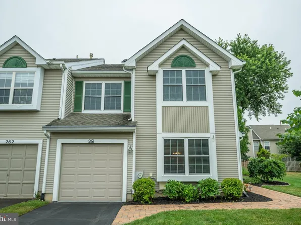 261 Sequoia Dr, Newtown, PA 18940