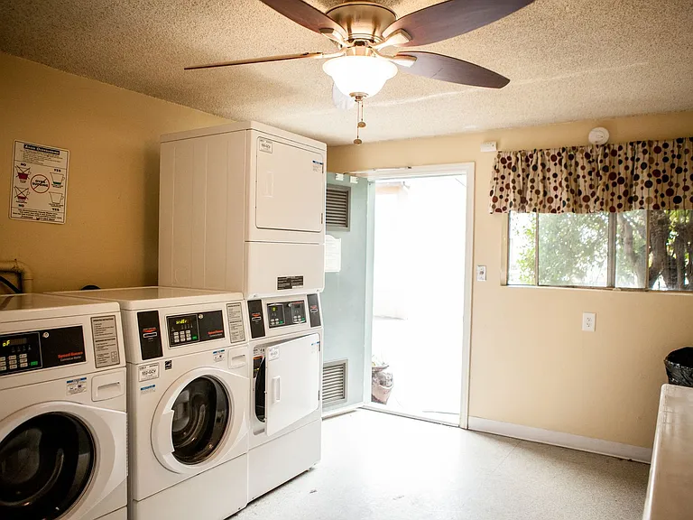 Grossmont Terrace Apartments — Photo 25