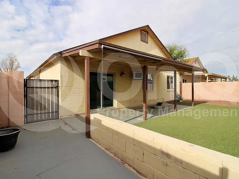 3453 N Seneca Ct — Photo 17