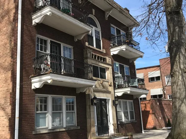 1418 W Clifton Blvd, Lakewood, OH 44107