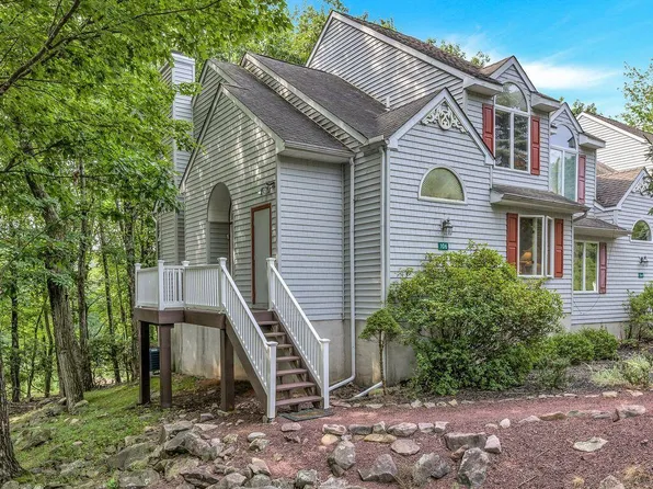 106 Laurelwoods Dr, Lake Harmony, PA 18624