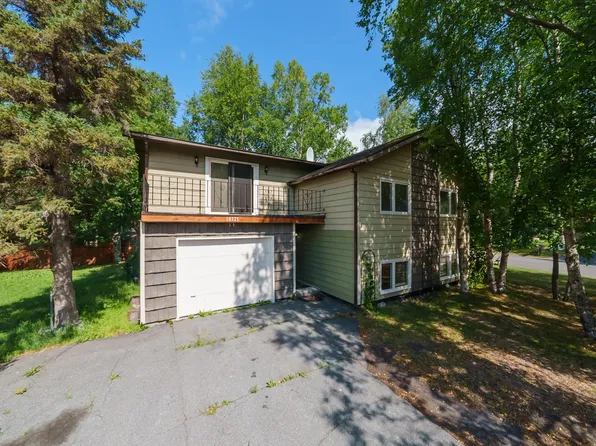 10121 Goodnews Ln, Anchorage, AK 99515