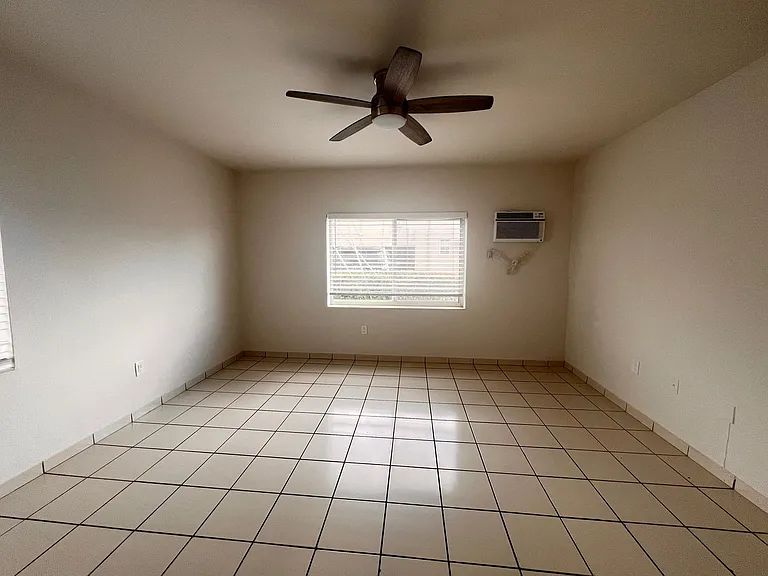 1410 SW 37th Ave — Photo 8
