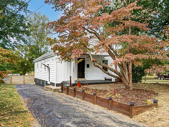 3rd image of 1123 Maycliffe Pl