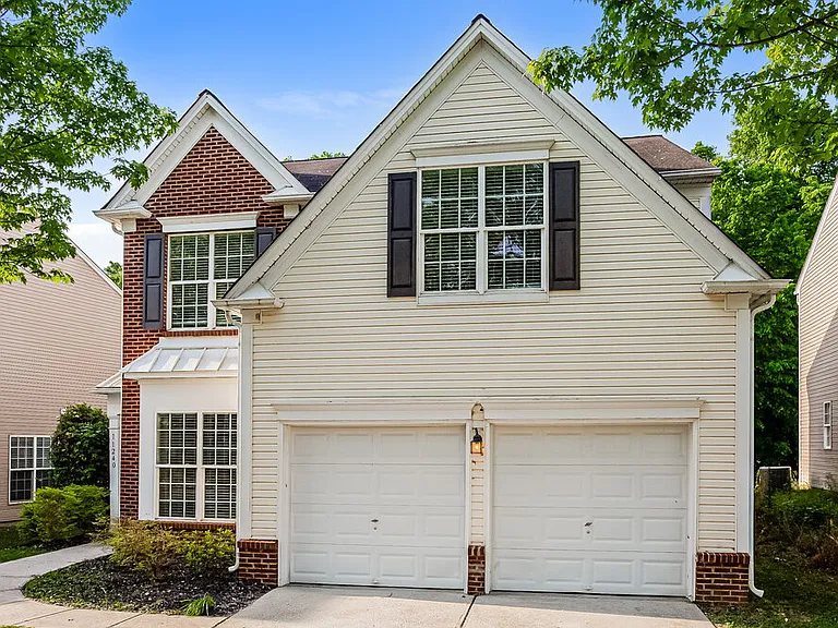 11240 Cypress View Dr — Photo 1