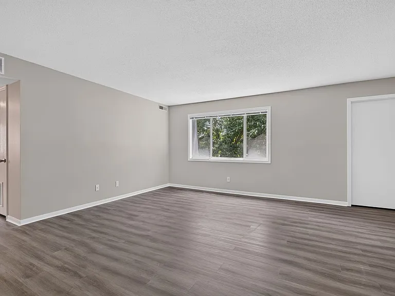 Kellogg Place Apartments — Photo 43