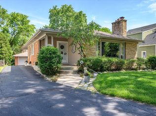 275 E Saint Charles Rd, Elmhurst, IL 60126