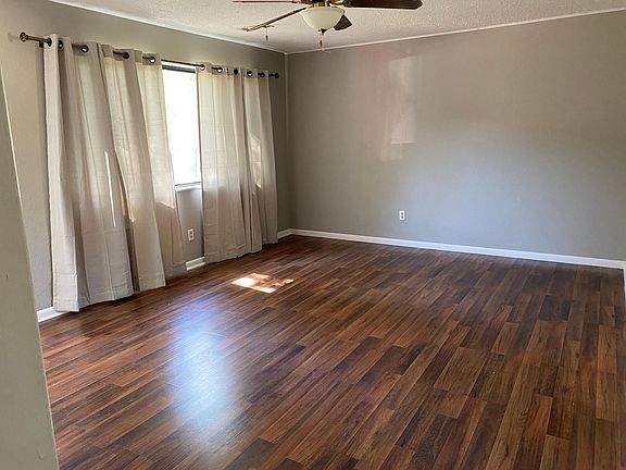 4th image of 2374 W Holly St
