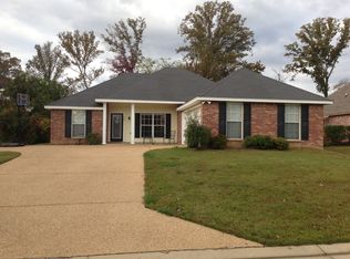 233 E Pinebrook Dr, Brandon, MS 39047