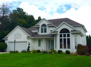 7792 Park Ridge Dr SW, Jenison, MI 49428