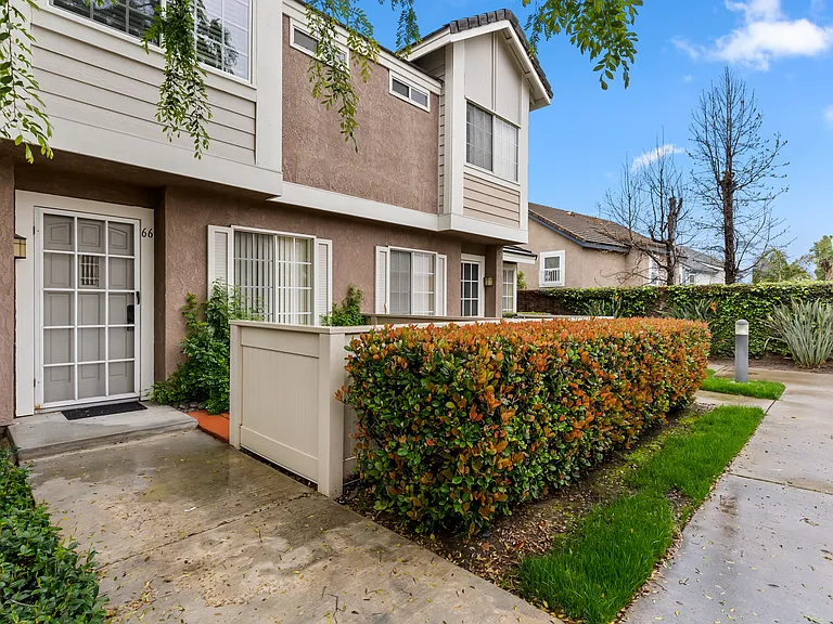 66 Christamon S — Photo 1