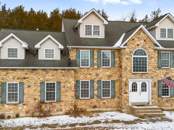 137 Old Kettle Ct, Stroudsburg, PA 18360