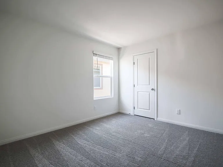 7087 Baza Ave — Photo 28