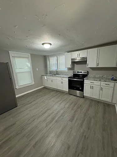 145 W High St #B Photo 1