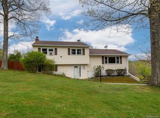 22 Hollandale Rd, Danbury, CT 06811