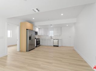 10963 Calvert St #2, North Hollywood, CA 91606