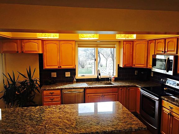 Beautiful Granite Kitchen 