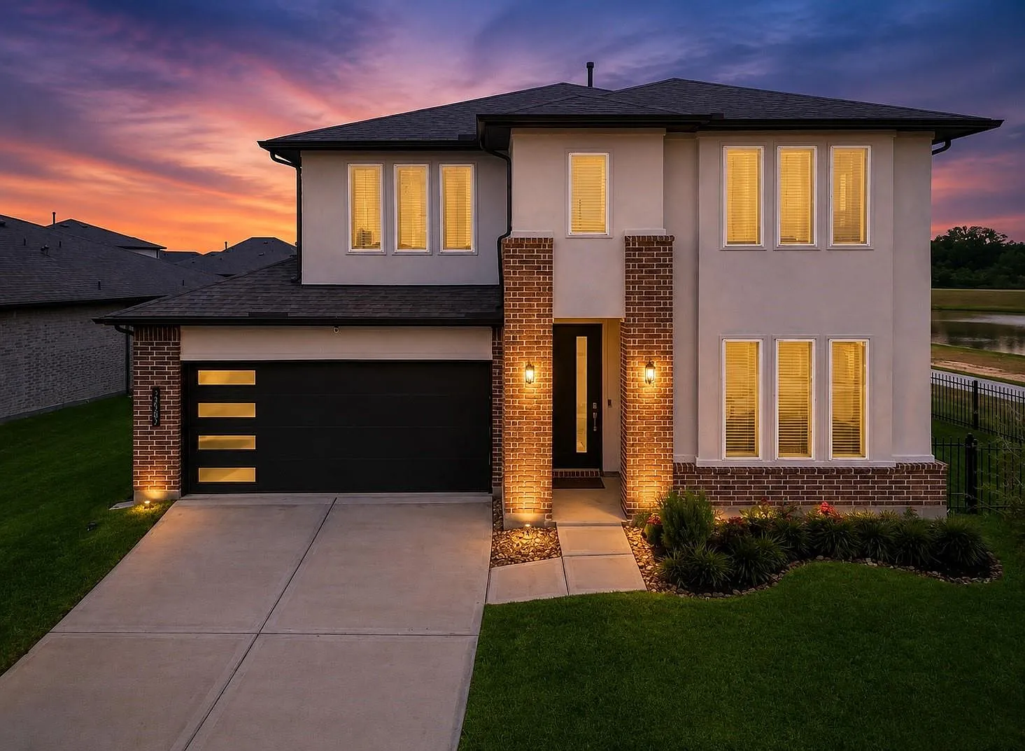5 bed, 3.0 bath, 2835 sqft, $3,000 — Photo 2