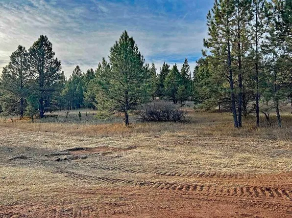 2 Westwind Dr, Hot Springs, SD 57747