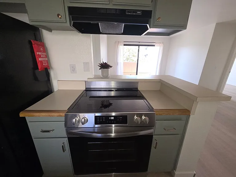 2343 E 17th St #201 — Photo 8