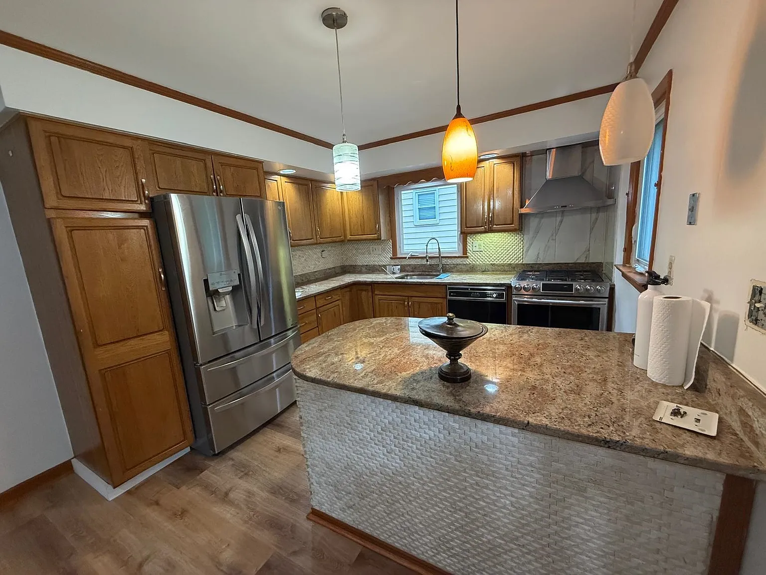 649 Oakdene Ave — Photo 3