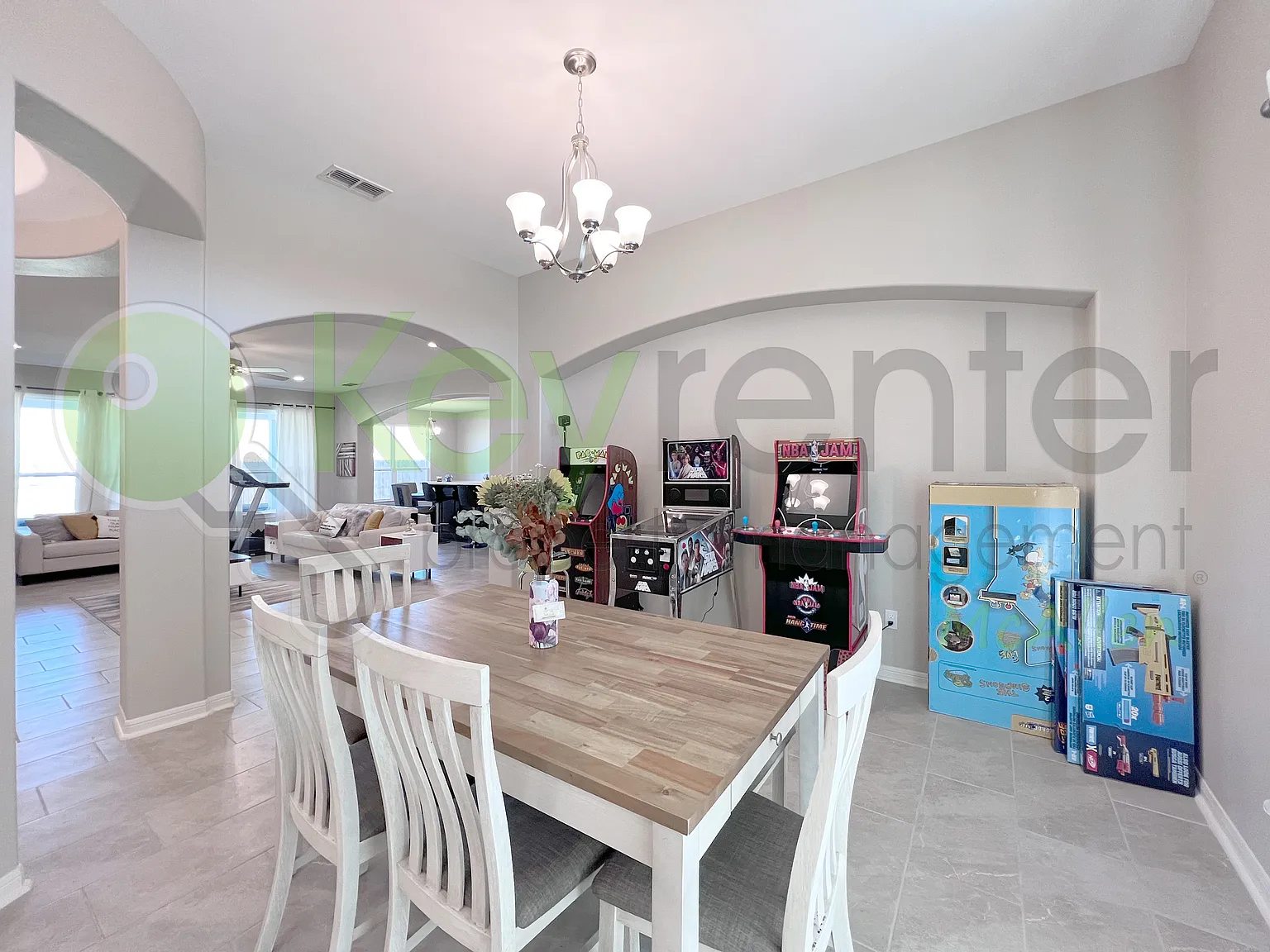 4 bed, 2452 sqft, $2,700 — Photo 3