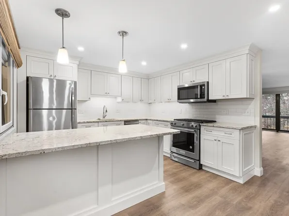 14 Williams St APT C17, Danvers, MA 01923