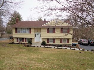 10 Collier Dr, Carmel, NY 10512