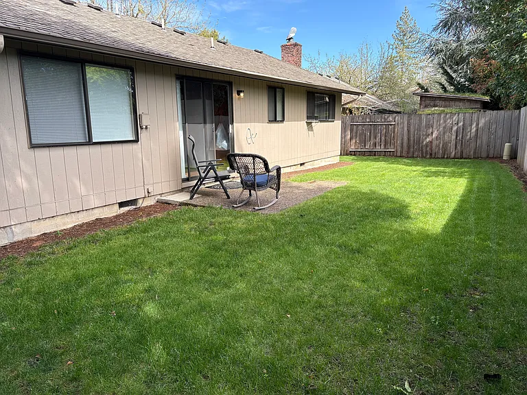 3844 Peppertree Dr — Photo 32