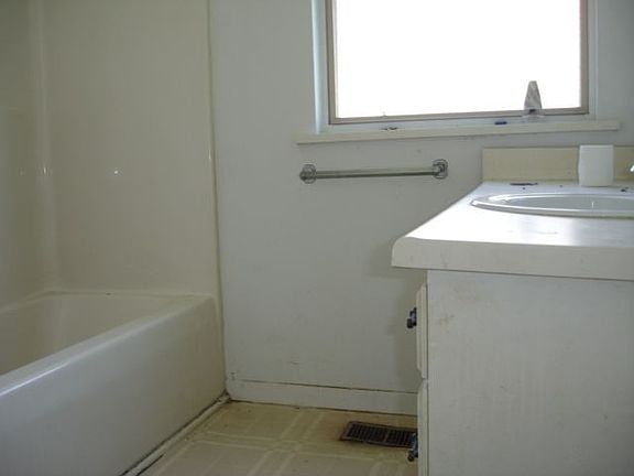 5th image of 4791 Willowview Dr