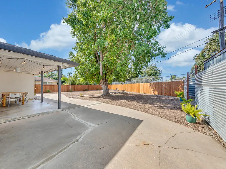 6806 S Land Park Dr — Photo 11