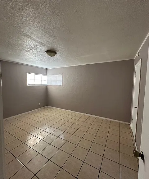 7405 Edgemere Blvd — Photo 8