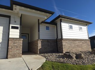 960 Long Path Ct, Goddard, KS 67052