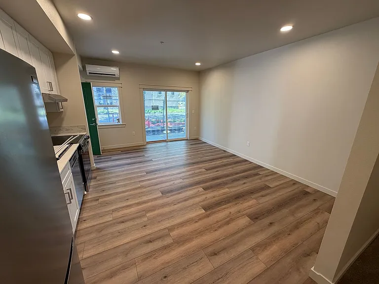 Lincoln St. Apartments — Photo 7