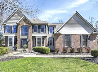 607 Parkside Dr, Avon Lake, OH