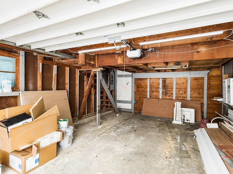 565 Virginia Cir W — Photo 24