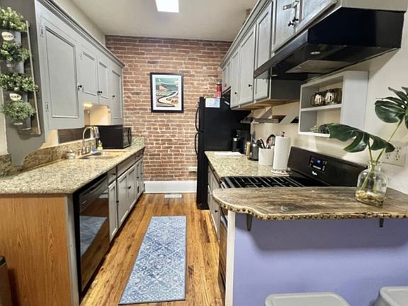 3rd image of 1608 Miner St APT 2