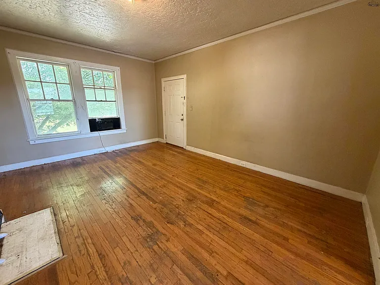1109 Harrison St — Photo 2