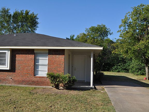 2nd image of 108 Ennis St