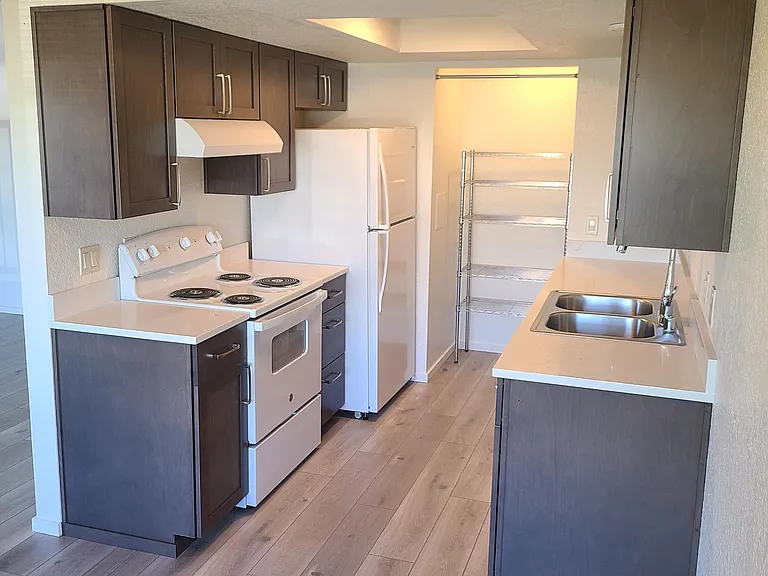 404 Railroad Ave #11 — Photo 1