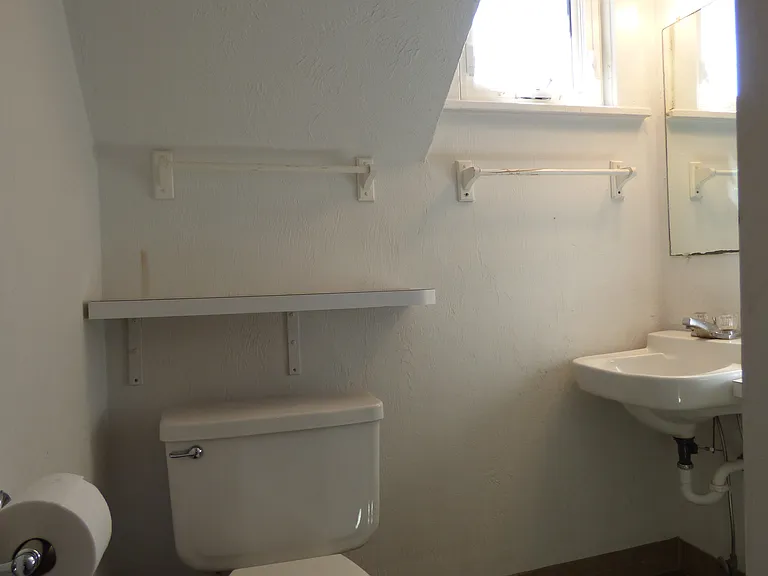 234 Lincoln St — Photo 13