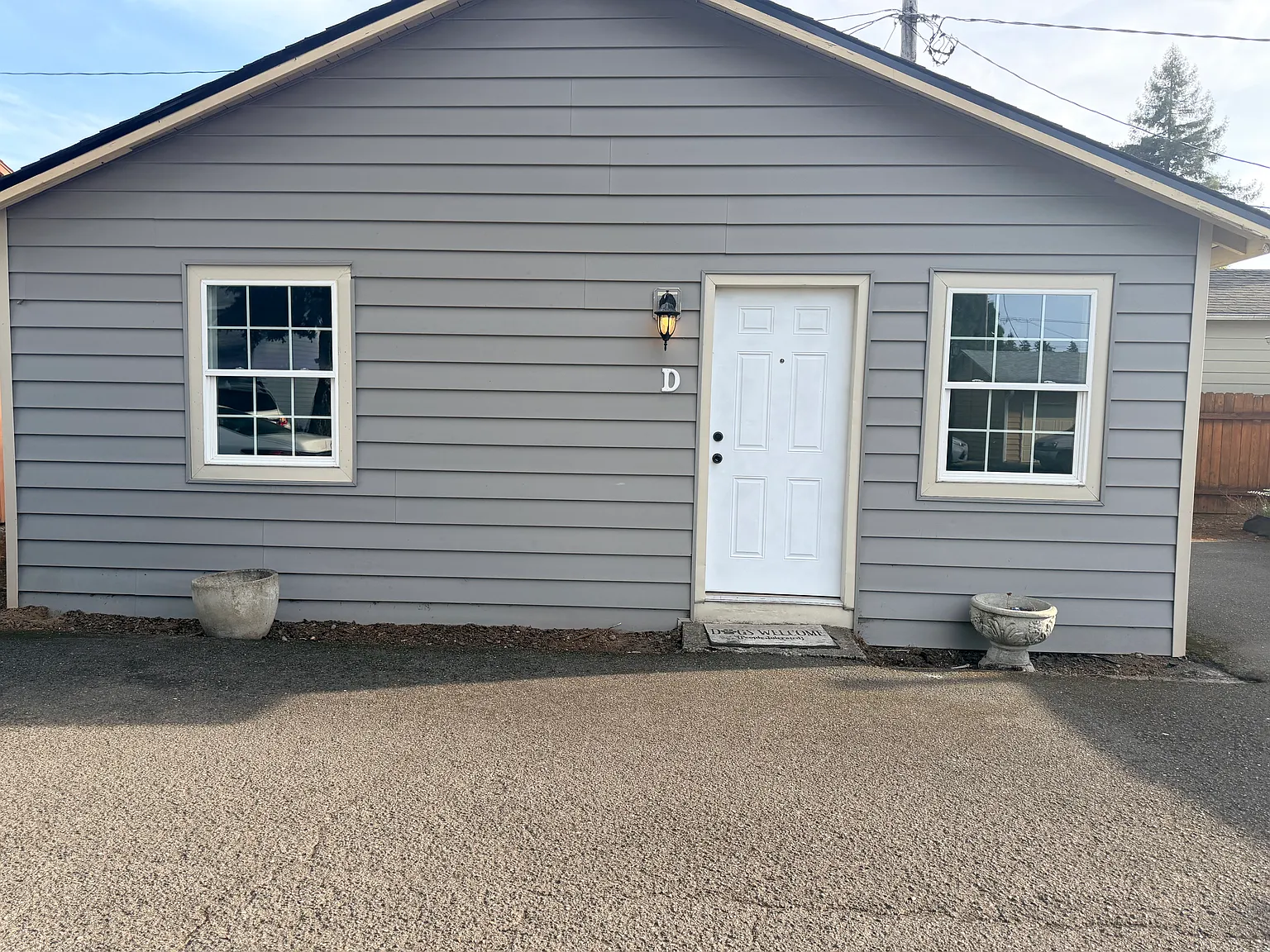 1 bed, 900 sqft, $1,300 — Photo 1