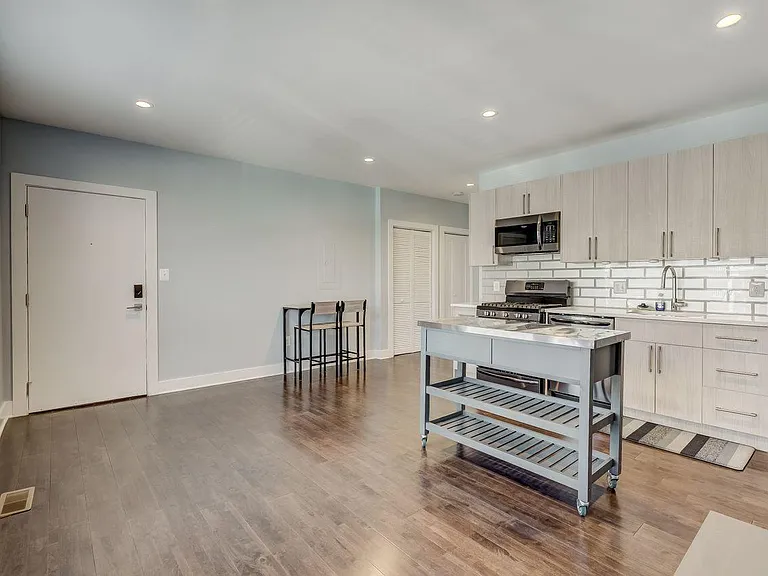 2-1605 F St NE #2 — Photo 11